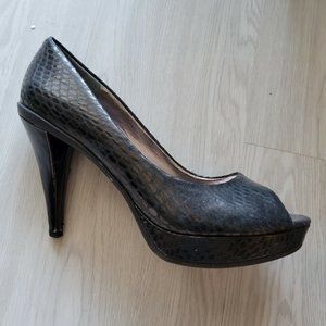 Kenneth Cole Reaction Black Faux Snakeskin High Heels Peep Toe 8.5 8 1/2